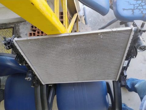 Radiador de água p/Nissan kics