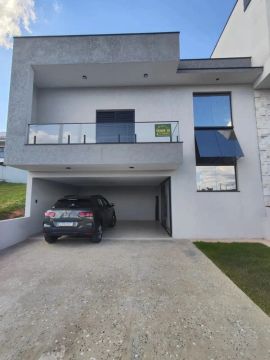 Linda Casa em Condomínio no Horto Florestal