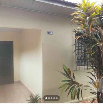 Aluga se centro entre ruas JM e BM 