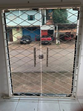 Ponto comercial com segurança e garagem