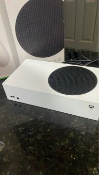 Xbox series s 512gb usado bom e novo