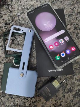 Samsung Galaxy Z Flip5 -