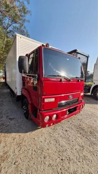Caminhão Ford Cargo 815 - Baú