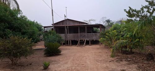 Sítio com casa em área rural