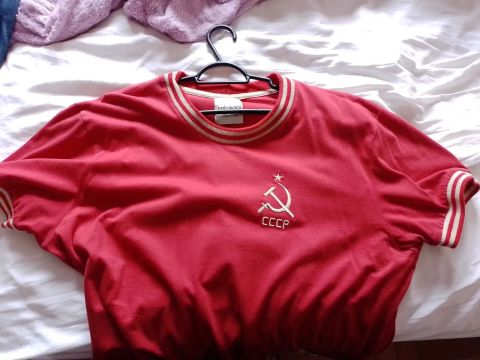 Camiseta Vermelha Retro Gol União Soviética com Detalhes em Bege