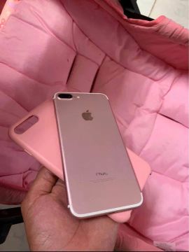 IPhone 7 plus good 128gb rose gold. FREE SHIPPING