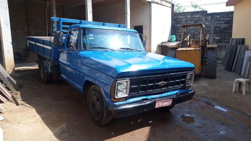 Caminhão F2000