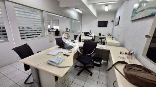 Vende-se prédio comercial no bairro do Centro em Santos