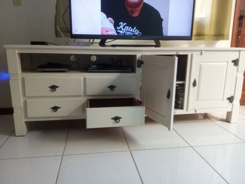 Rack de TV branco em ótimo estado