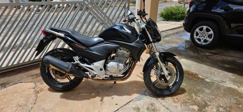 Cb 300