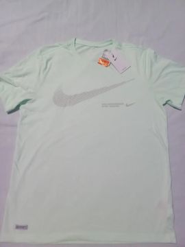 Camiseta Nike DF tee flash masculino na cor verde 
