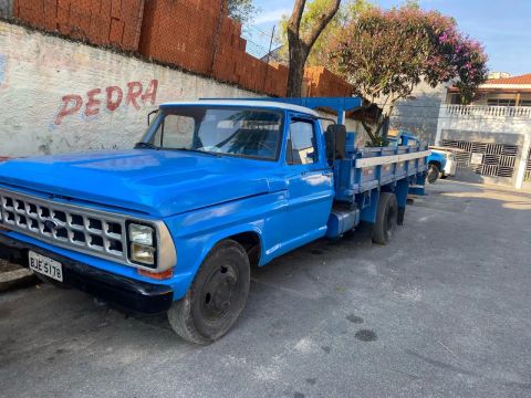 Caminhão f-4000