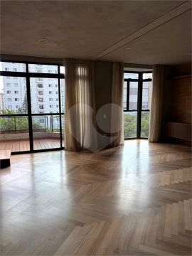 Duplex com 2 quartos para locação em Pinheiros - SP