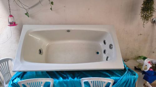 Banheira com jacuzzi