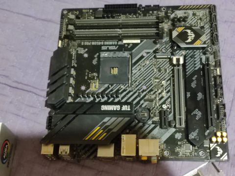 Placa-mãe ASUS TUF GAMING B450M-PRO S com defeito 