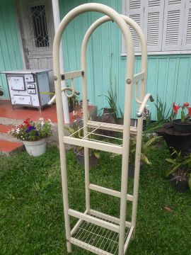 Prateleira de Metal para Organização