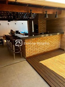 Casa em condomínio para aluguel de aprox. 152 m², com 3 quartos, no Jardim Holanda - Uberl