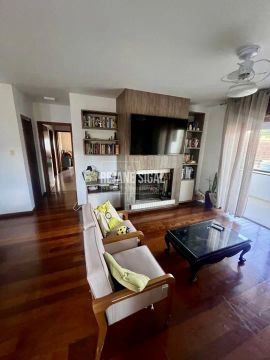 Apartamento à uma quadra da Avenida Bento Gonçalves