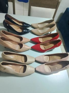 Scarpin número 37 R$ 50,00 cada par