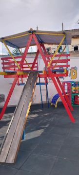 PLAYGROUD DE MADEIRA SIMI NOVO TAM MÉDIO