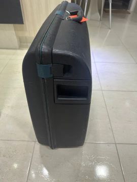 Mala rígida grande ótima 