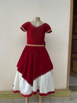 Vestido infantil vermelho bordado no dourado