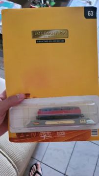 Locomotivas do mundo edição 63. Revista aberta mas modelo lacrado.