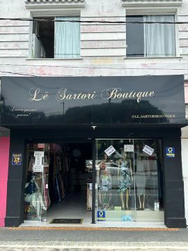 Vendo Ponto de Loja de Roupa Com Móveis e Mercadoria COMPLETA