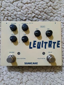 Pedal LEVITATE de Reverb e Delay 