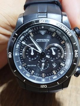Relógio Citizen semi novo só com este detalhe no vidro 