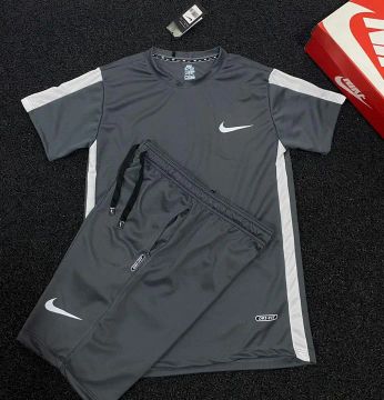 Conjunto Nike Dri-FIT - Camiseta e Bermuda Cinza