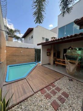 V.A- Casa com Piscina Privativa e Churrasqueira