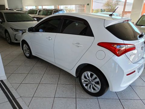 Hyundai HB 20 comfortplus 1.6 automático 2017.
