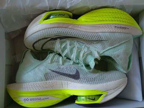 Tênis Nike ZoomX Aplhafly 2 - Muito Novo