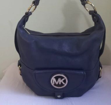 Bolsa Michael Kors em couro legítimo
