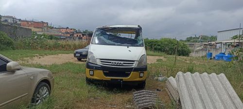 Iveco 35s14 2011, capotada motor funcionando normalmente.