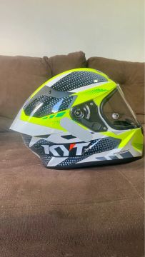 Capacete KYT estado de zero!