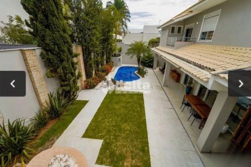 Casa em condomínio disponível para venda e locação no bairro Nova Uberlândia em Uberlândia