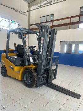 Empilhadeira Plasnox 2.5 Toneladas