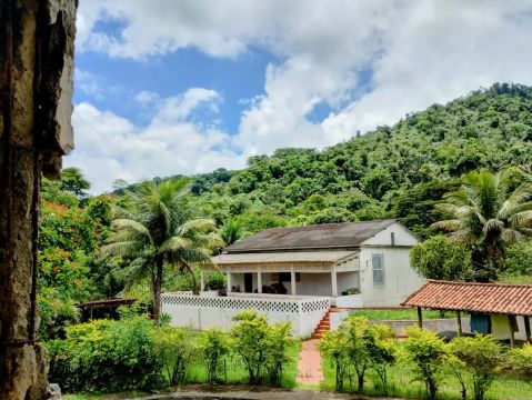 Fazenda/Sítio/Chácara para venda possui 200 metros quadrados com 2 quartos