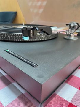 Toca-discos Direct Drive SANSUI SR-525 (1976)