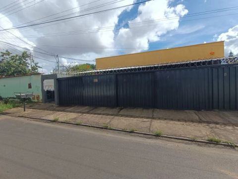 Casa com 2 dormitórios para alugar, 60 m² por R$ 1109,00/mês - Vila Irany - Goiânia/GO