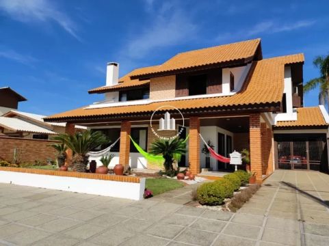 Casa 4 Dormitórios, Sendo 1 Suíte