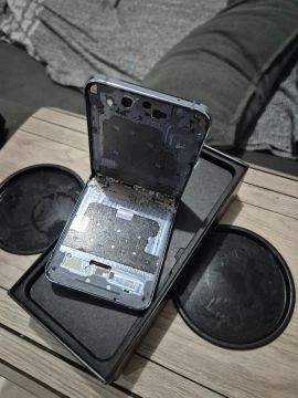 Galaxy Z Flip 4 Sem tela