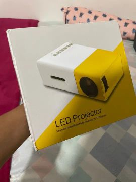 Mini Projetor Portátil Led 1080p Full HD 600 Lumens 