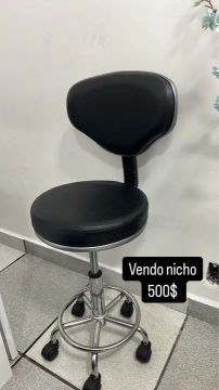 Banqueta Giratória com Encosto - Preta