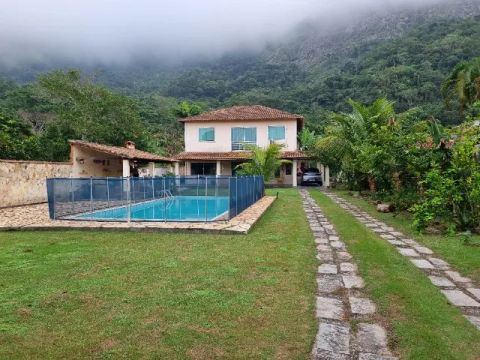 Maravilhosa Casa em condomínio