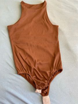 Body marrom 