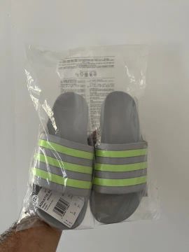 Chinelo Adidas Adilette AC novo