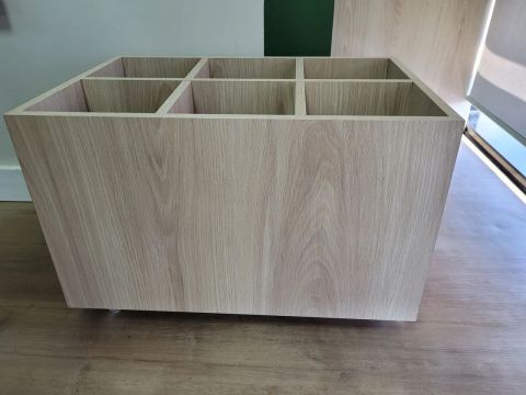 Vendo carrinho com Divisórias removiveis 100% mdf